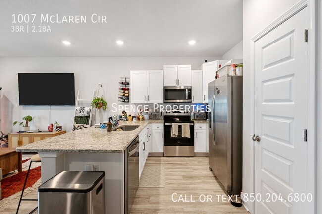 Building Photo - 1007 McLaren Cir
