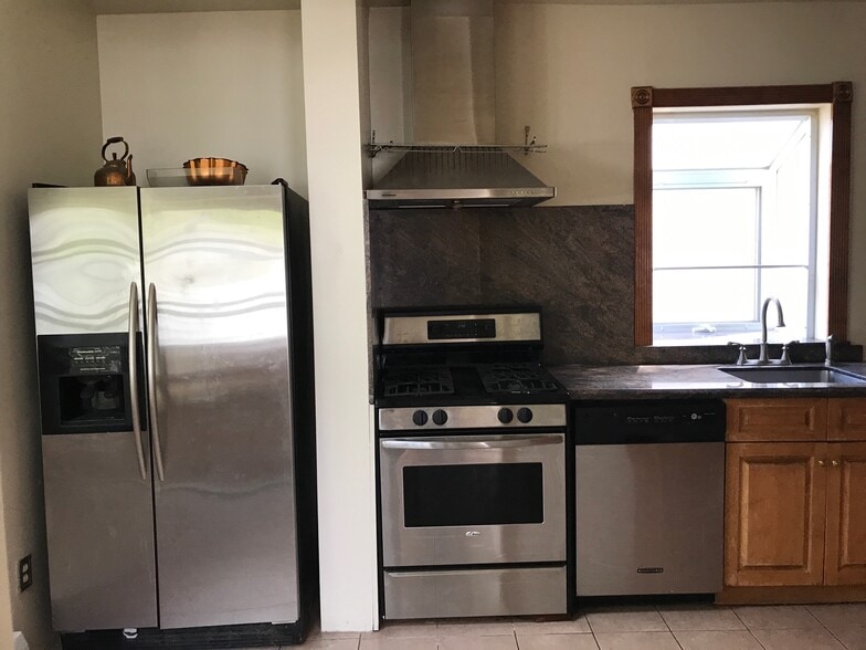 Stainless Steel Appliances - 23 south 6th avenue