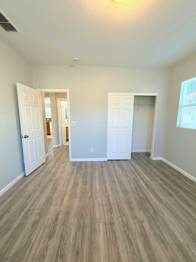 Building Photo - 4375 Tropaz Ln