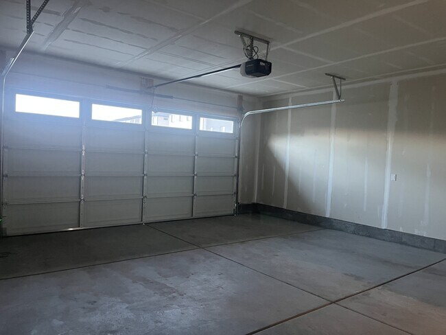 Building Photo - 862 W 480 S