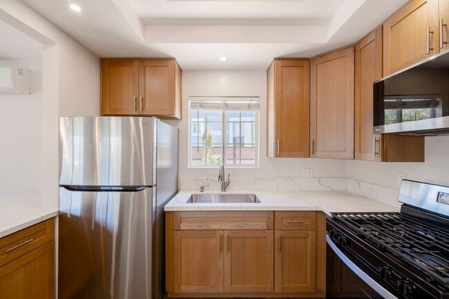 Building Photo - Beautifully updated 2 bed, 2 bath single-family home in Logan Heights