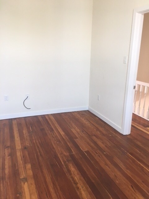 Building Photo - 2 BED 1 BATH house in South Philly!