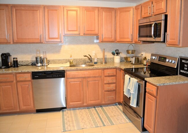 Building Photo - 110 Babcock St