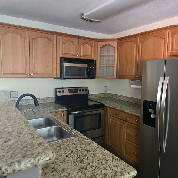 Building Photo - 2616 Alpine Blvd