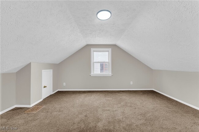 Building Photo - 20160 Beachview Dr