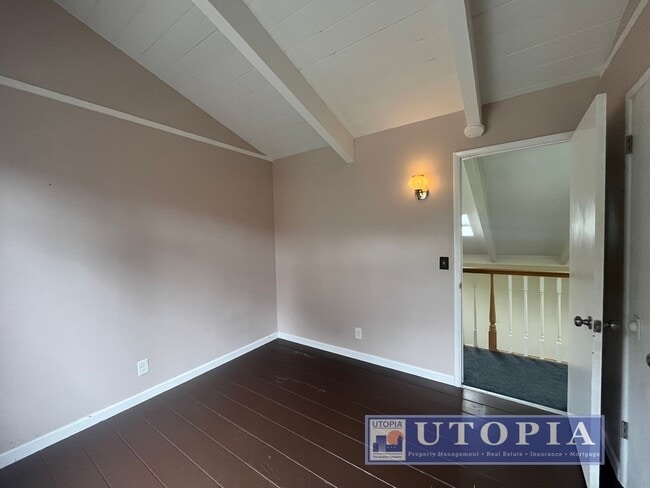 Building Photo - Beautiful and spacious 2 Bedroom, 1.5 Bathroom Located in Rio Del Mar, close to the beach and Apt...