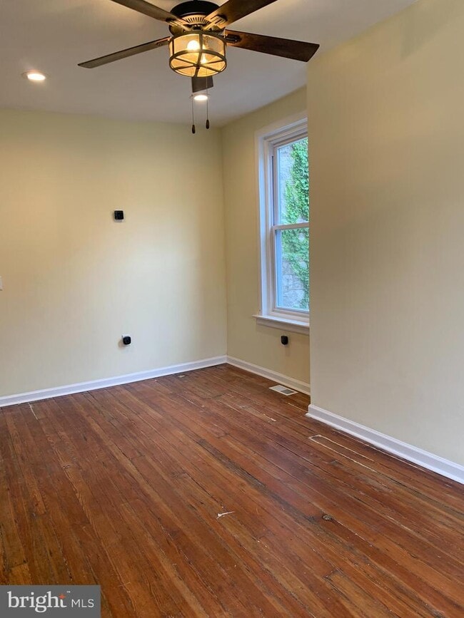 Building Photo - 315 Winona St