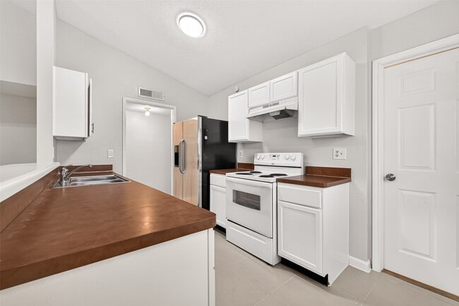 Building Photo - 17421 Ranch Country Rd