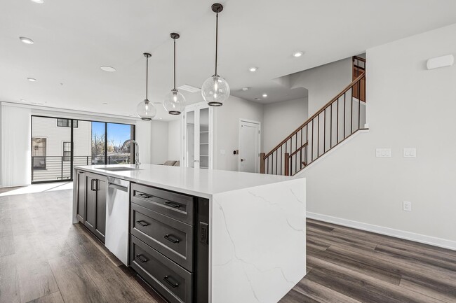 Building Photo - 7463 Backett Wood Ter