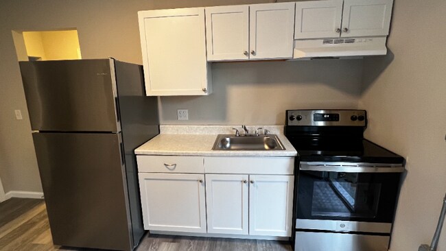 Building Photo - 993 Cleveland Ave