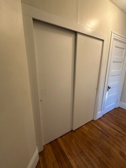 Building Photo - 54 Babcock St