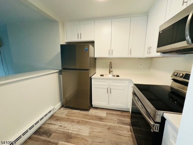 Building Photo - 234 Main St