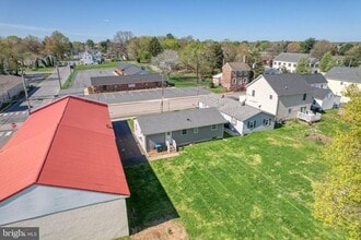 Building Photo - 206 N Main St