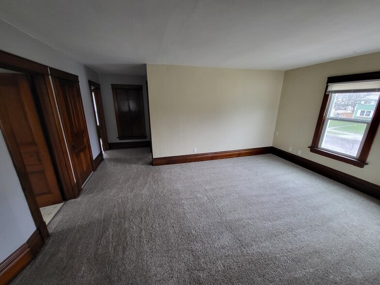 Living Area - 6016 Exchange St