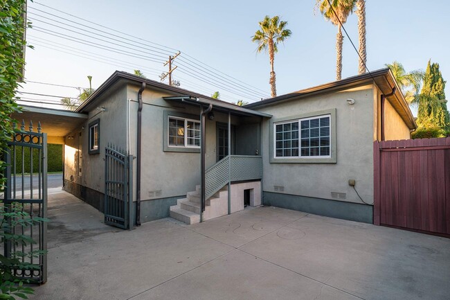 Building Photo - 4356 Kingswell Ave