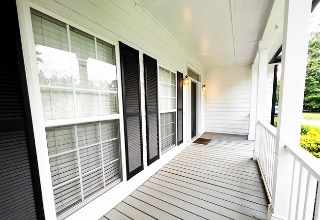 Building Photo - Pfafftown 3 Bedroom, 2 Bathroom Rare Gem i...