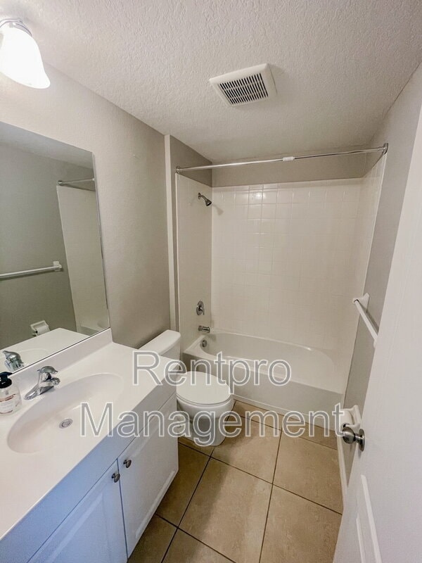 Building Photo - 3872 Shimmering Oaks Dr