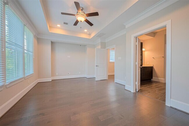 Building Photo - 11007 Acorn Falls Dr