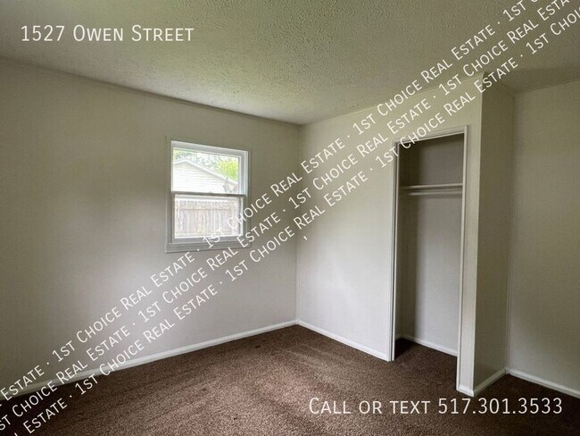 Building Photo - 1527 Owen St