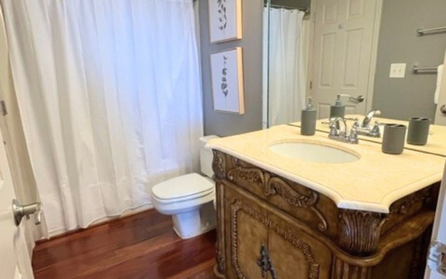 Building Photo - 3481 Lakeside Dr NE