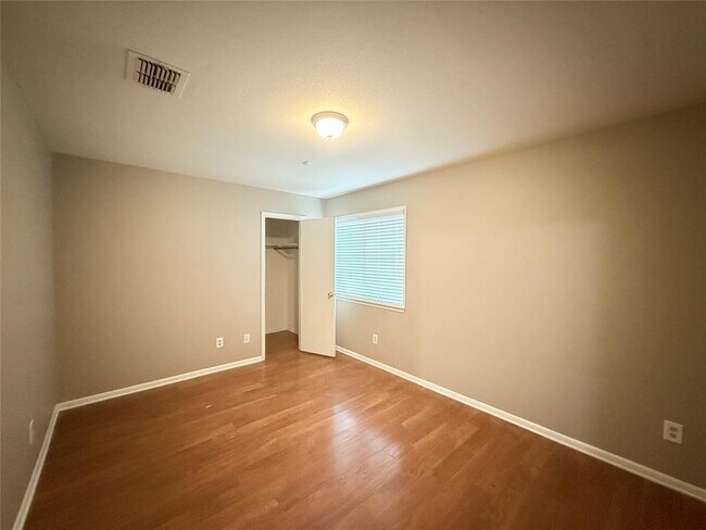 Building Photo - 7507 Lacy Hill Dr