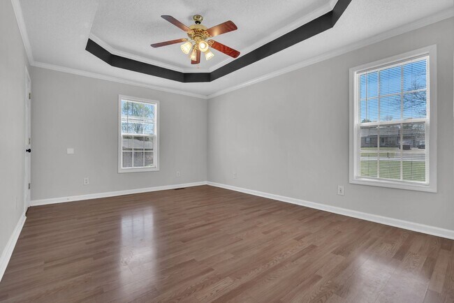 Building Photo - 3 Bedroom 2.5 Bathroom Home!