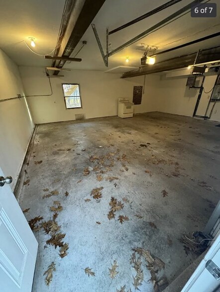 Building Photo - 713 Haverhill Rd