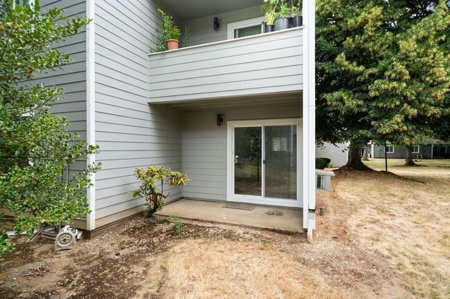 Building Photo - 2706 SE 138th Ave