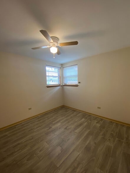 Building Photo - 2403 N 75th Ct