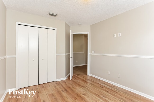Building Photo - 1383 Cove Landing Dr
