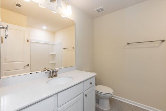 Building Photo - Three Bedroom Home