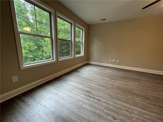 Building Photo - 5350 Tomahawk Terrace