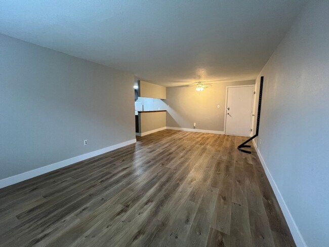 Building Photo - Mathews634 (KC-JF)