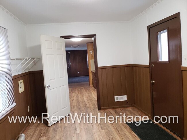 Building Photo - GRANDPA'S BUNGELOW/ CHARMING RANCH HOME/ TOTALLY RENOVATED/ PRIVATE YARD