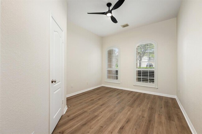 Building Photo - 2512 Rio Mesa Dr