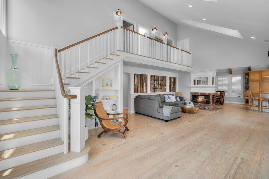 Building Photo - 530 24th Street