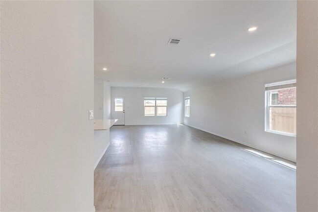 Building Photo - 105 Imola St