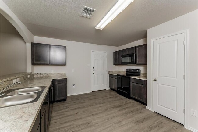 Building Photo - 3716 Alexus Dr