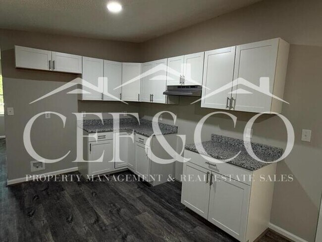 Building Photo - Large 4 bedroom 2 bathroom home now available in Cowpens!