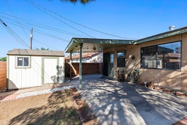 Building Photo - Updated 3 bedroom 2 bathroom house