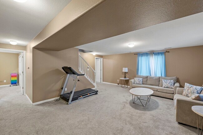 Building Photo - 7356 Coral Ridge Dr