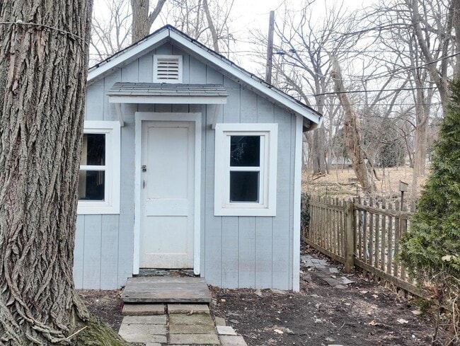 Building Photo - 117 Woodland Dr