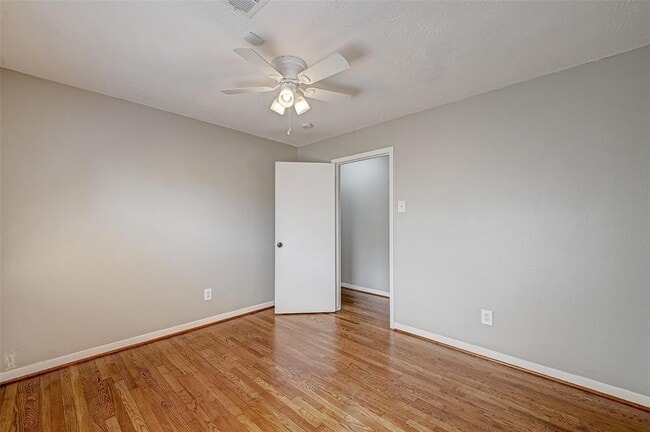 Building Photo - 718 Hohl St