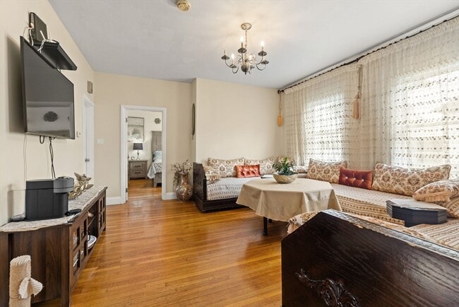 Building Photo - 48 Tapped St