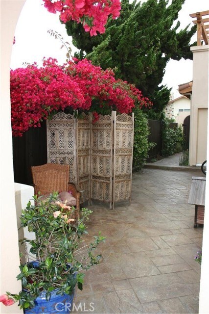 Building Photo - 224 Cll De Madrid