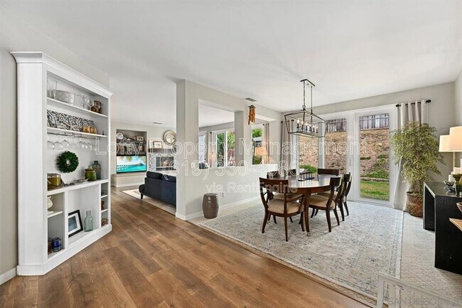 Building Photo - 3231 Canyon View Dr