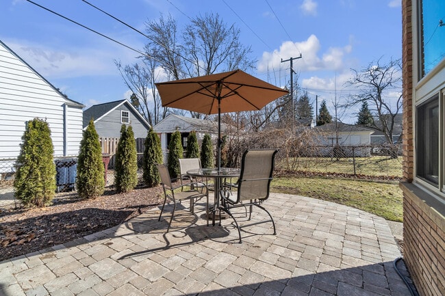 Building Photo - 1525 Arborview Blvd