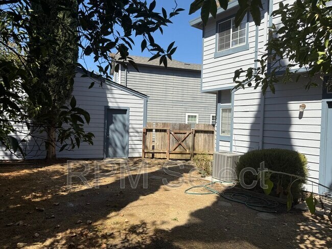 Building Photo - 1255 Farragut Cir