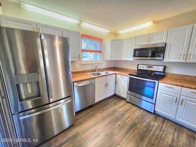 Building Photo - 4316 Pilgrim Way