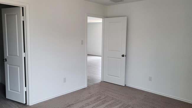 Building Photo - 5911 Coahulia Rdg